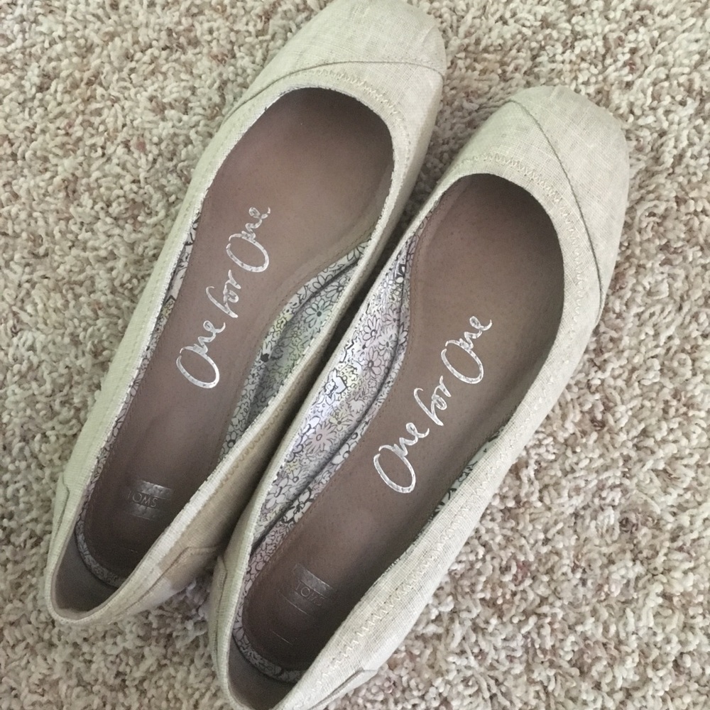 SOLD - Toms ballet flats